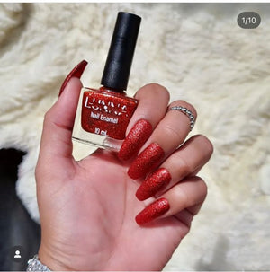 CHIC RED NAIL ENAMEL